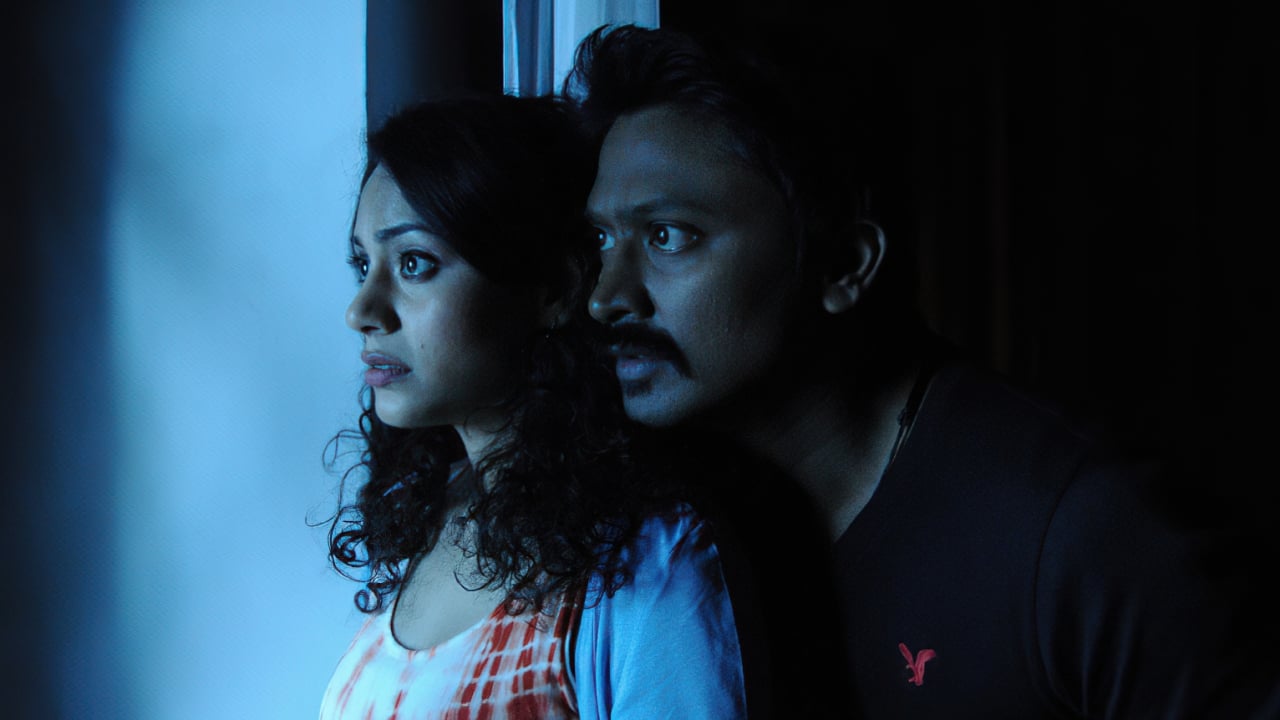 Yaamirukka Bayamey Movie Tamilyogi Screenshot 3